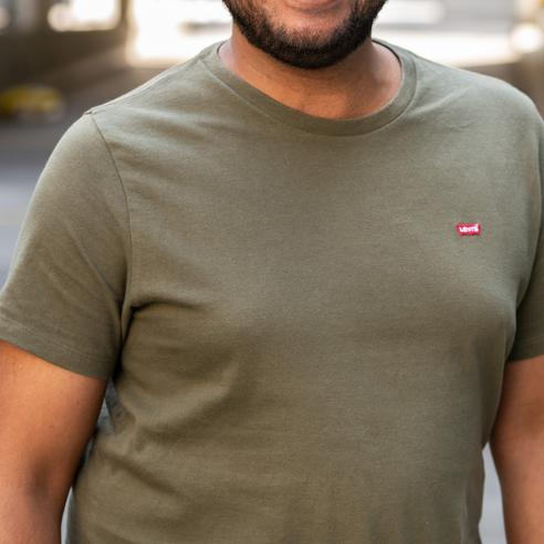 Portrait of  Vinoth Thevaseelan