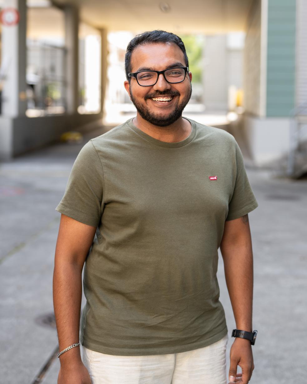Portrait of  Vinoth Thevaseelan